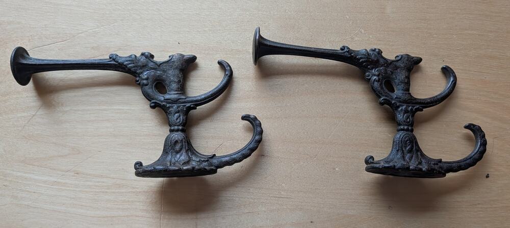 🧨Vintage Set of 2 Victorian Style Cast Iron Coat Hooks